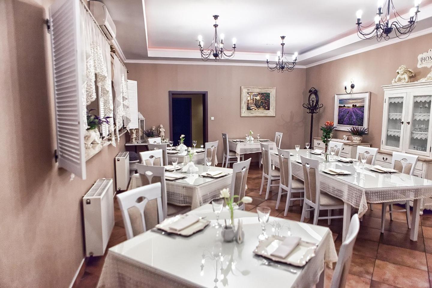 Hotel Lord Debica Экстерьер фото